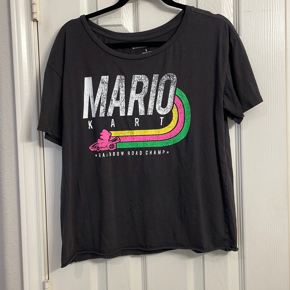 Everything must go! Mario kart shirt size L